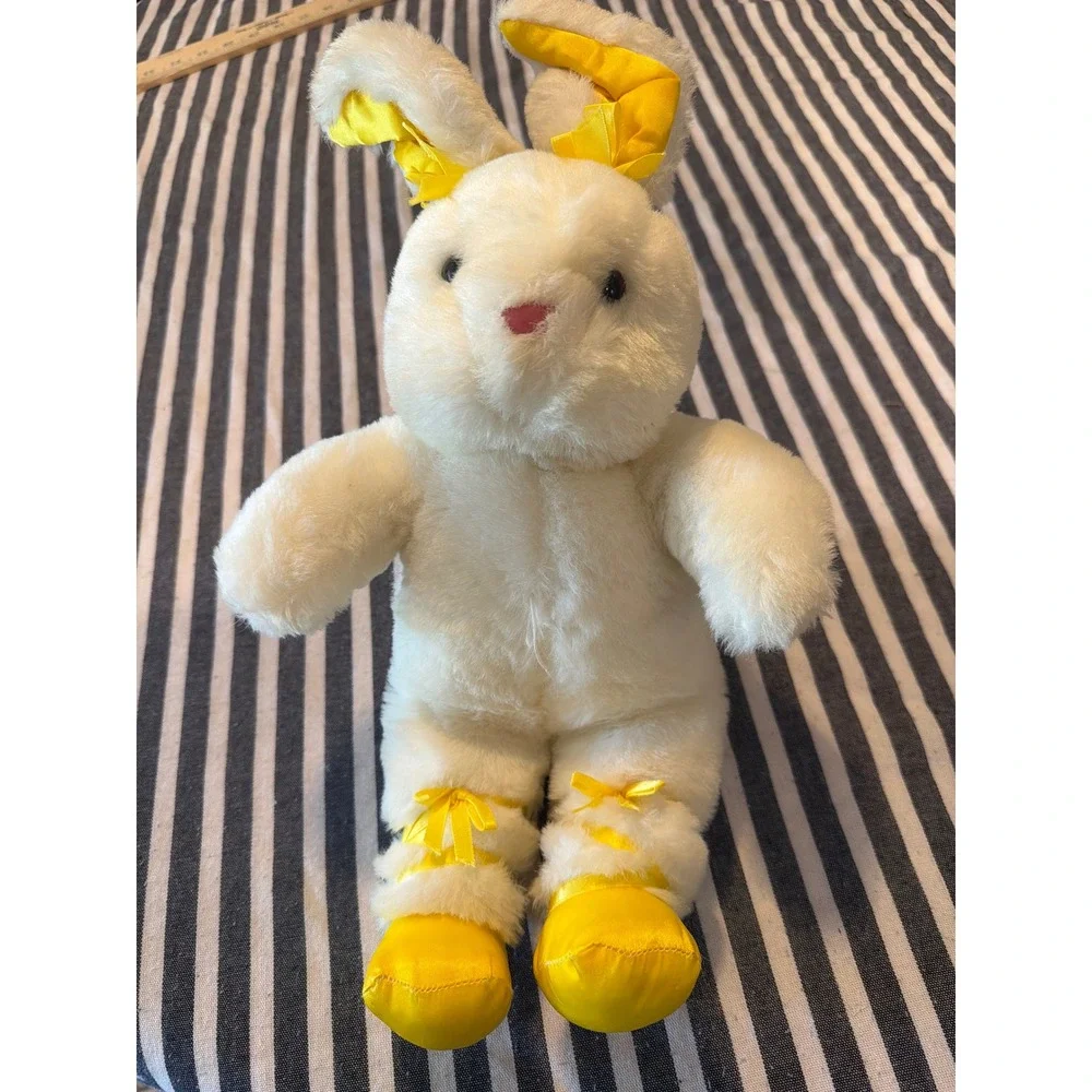 Vintage 1990‎ Fordlet Intl White Bunny Rabbit Plush Yellow Satin Shoes 14 Inch